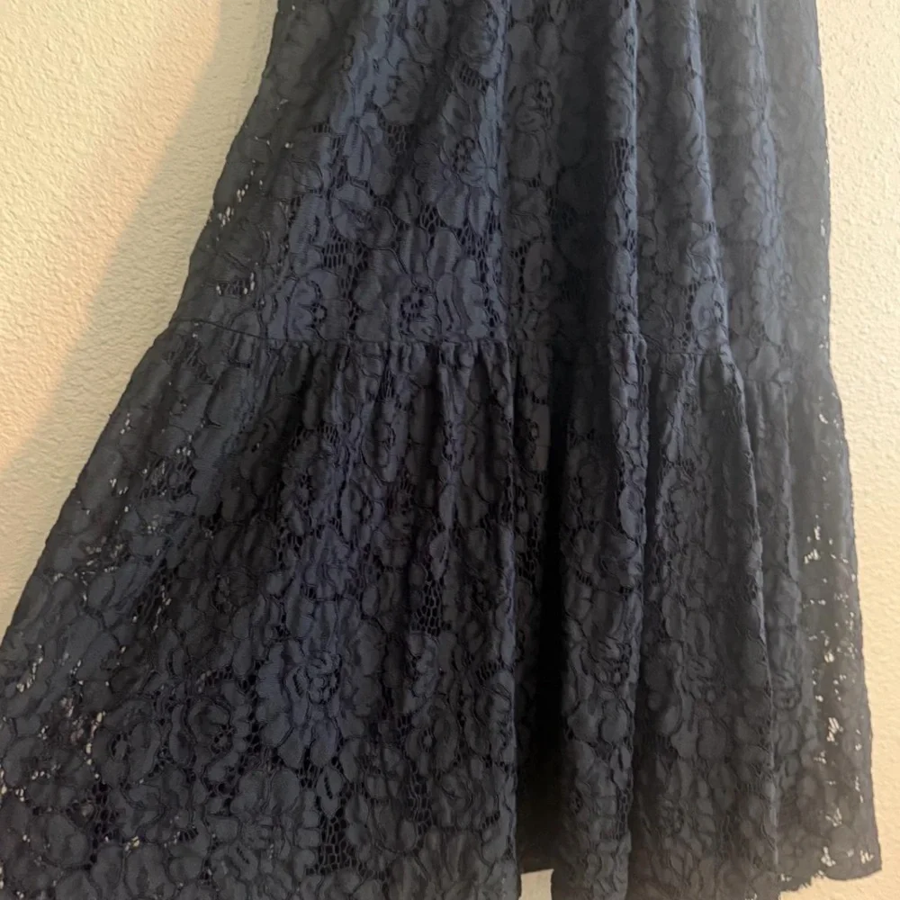 Lulu’s Lace Tiered Midi Dress - Picture 4 of 6